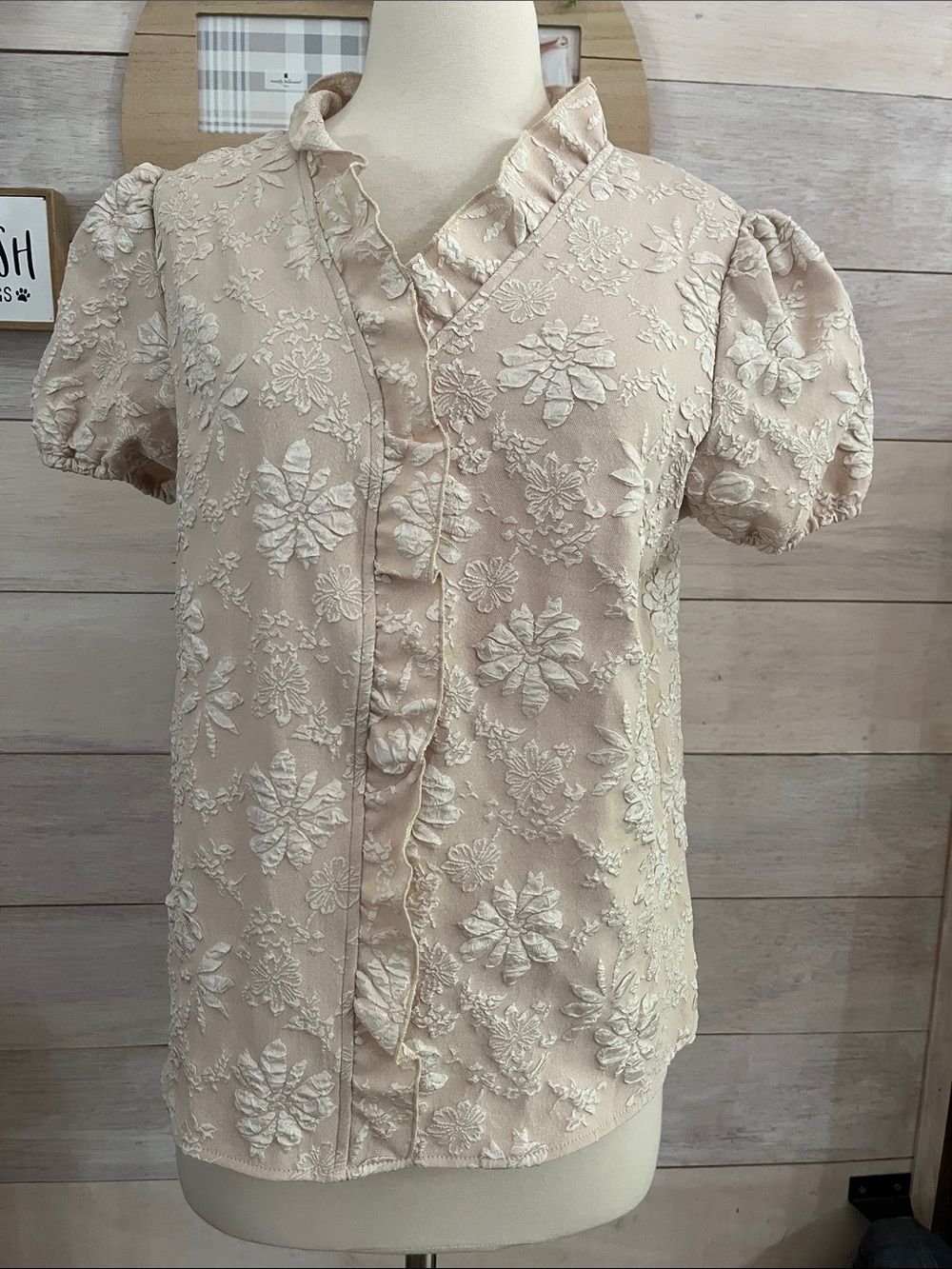 Women's Cream Floral Embroidered Ruffle Blouse M